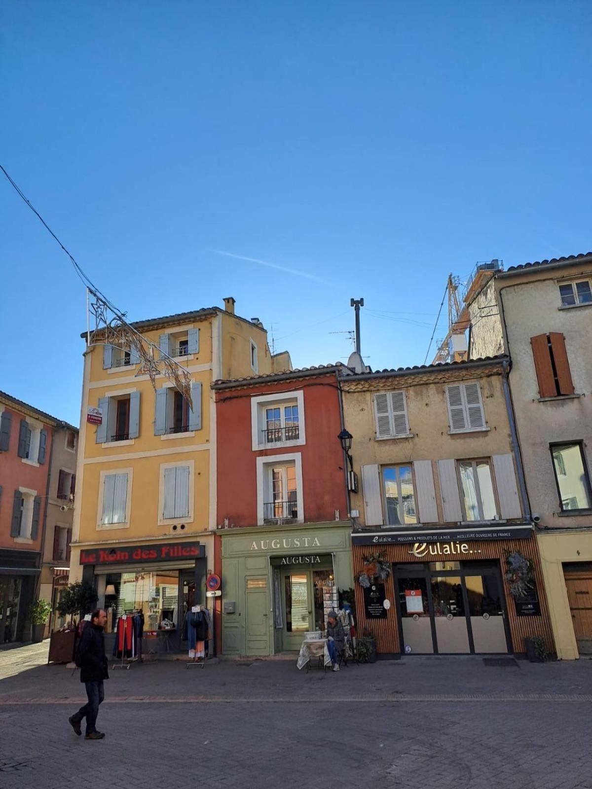 Le Nid De Marius Apartment LʼIsle-sur-la-Sorgue Exterior foto